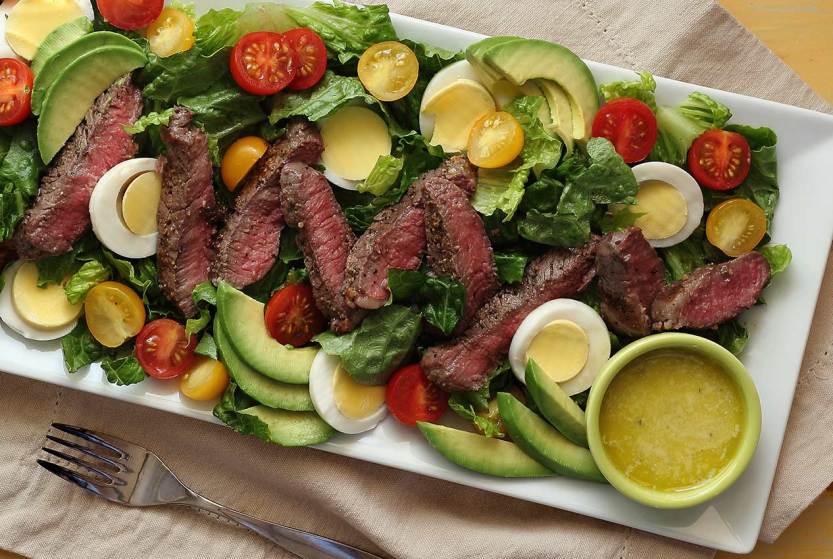 Paleo-newbie-steak-salad-2-1266x850 (1)