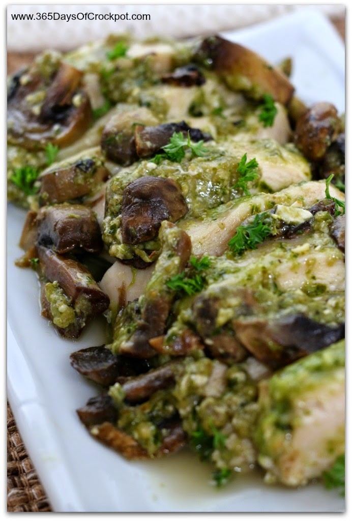 slowcookerrecipeforpestochickenandmushrooms-692x1024