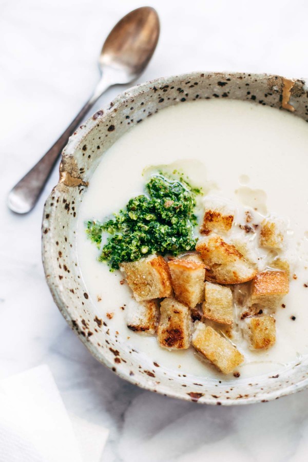 Cheesy-Cauliflower-Soup1-600x900