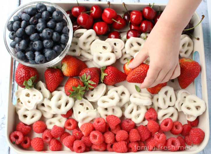 Easy-Flag-Fruit-Dessert-Family-Fresh-Meals-2