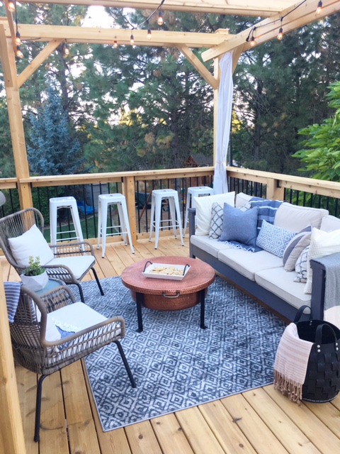 Backyard deck 9