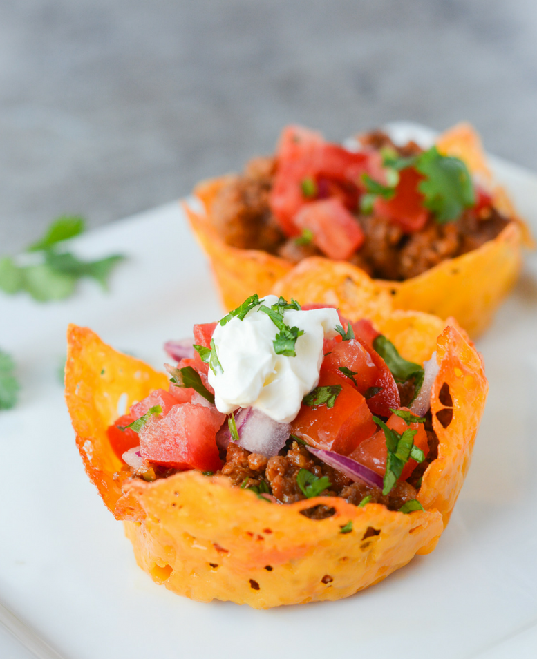 keto-cheese-shell-taco-cup-1-e1493826537602