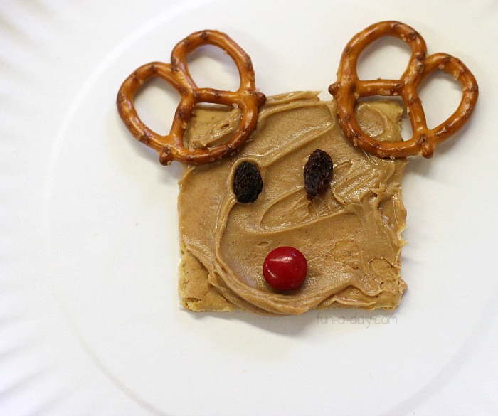 delicious-Christmas-snacks-for-kids-reindeer-snack